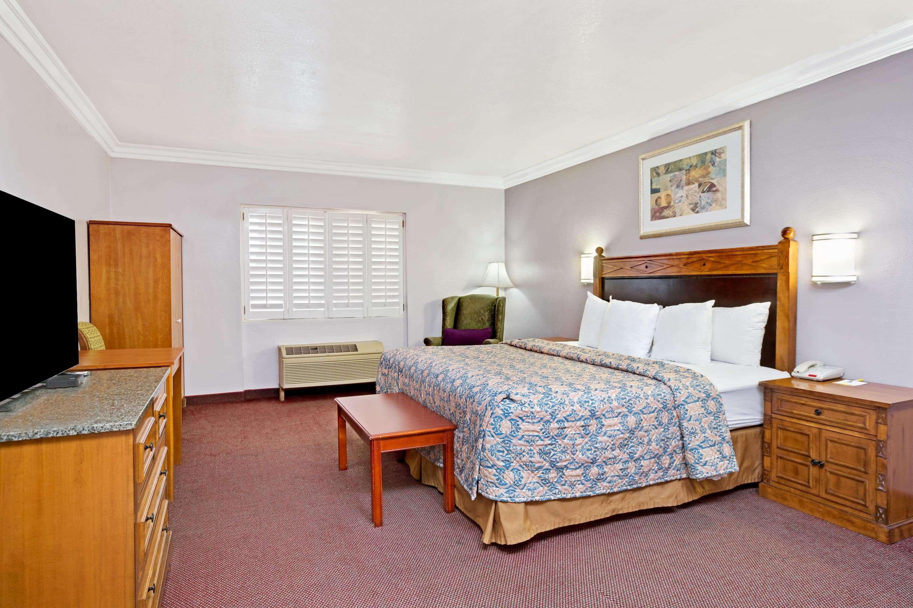Days Inn By Wyndham West Covina Εξωτερικό φωτογραφία