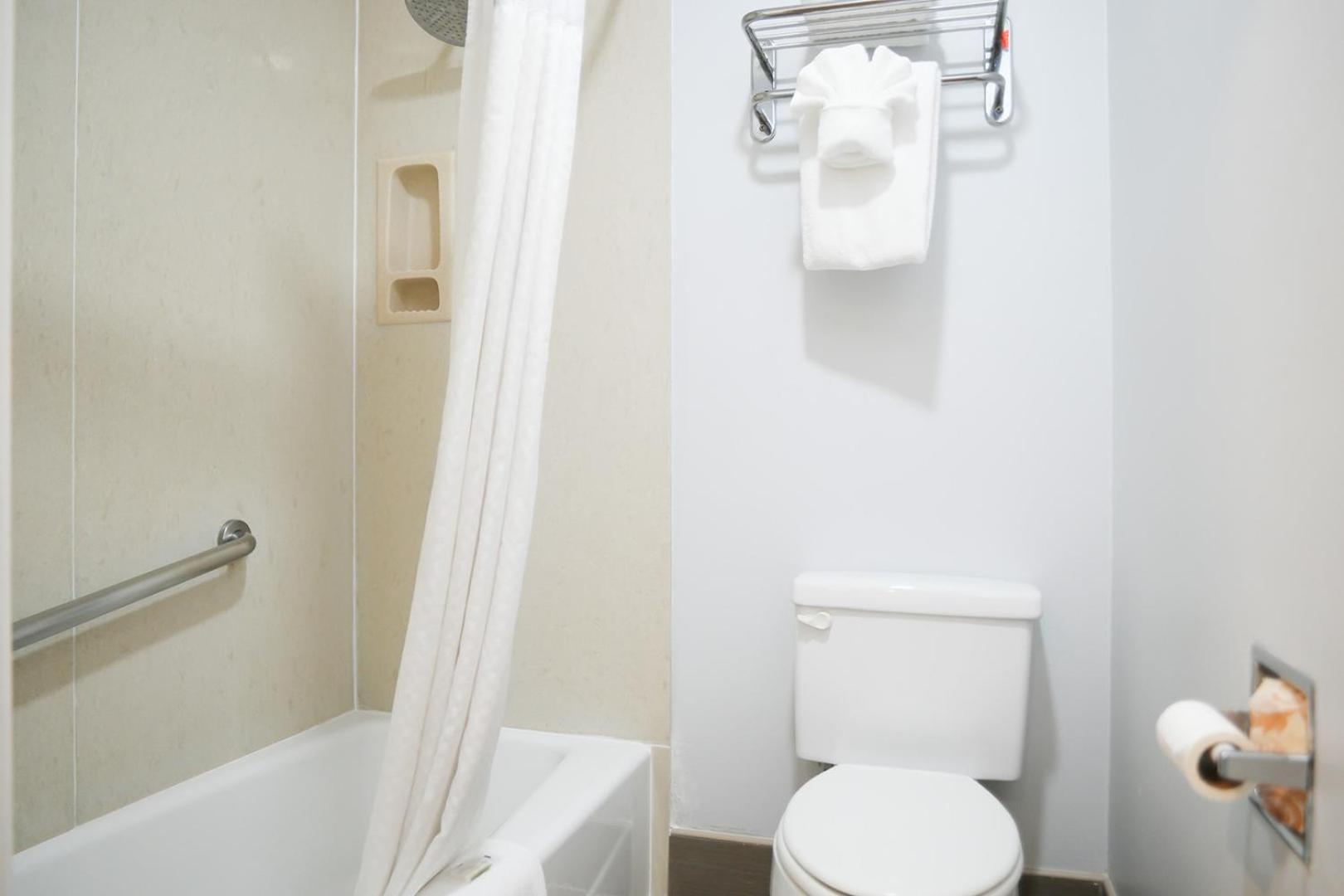 Days Inn By Wyndham West Covina Εξωτερικό φωτογραφία