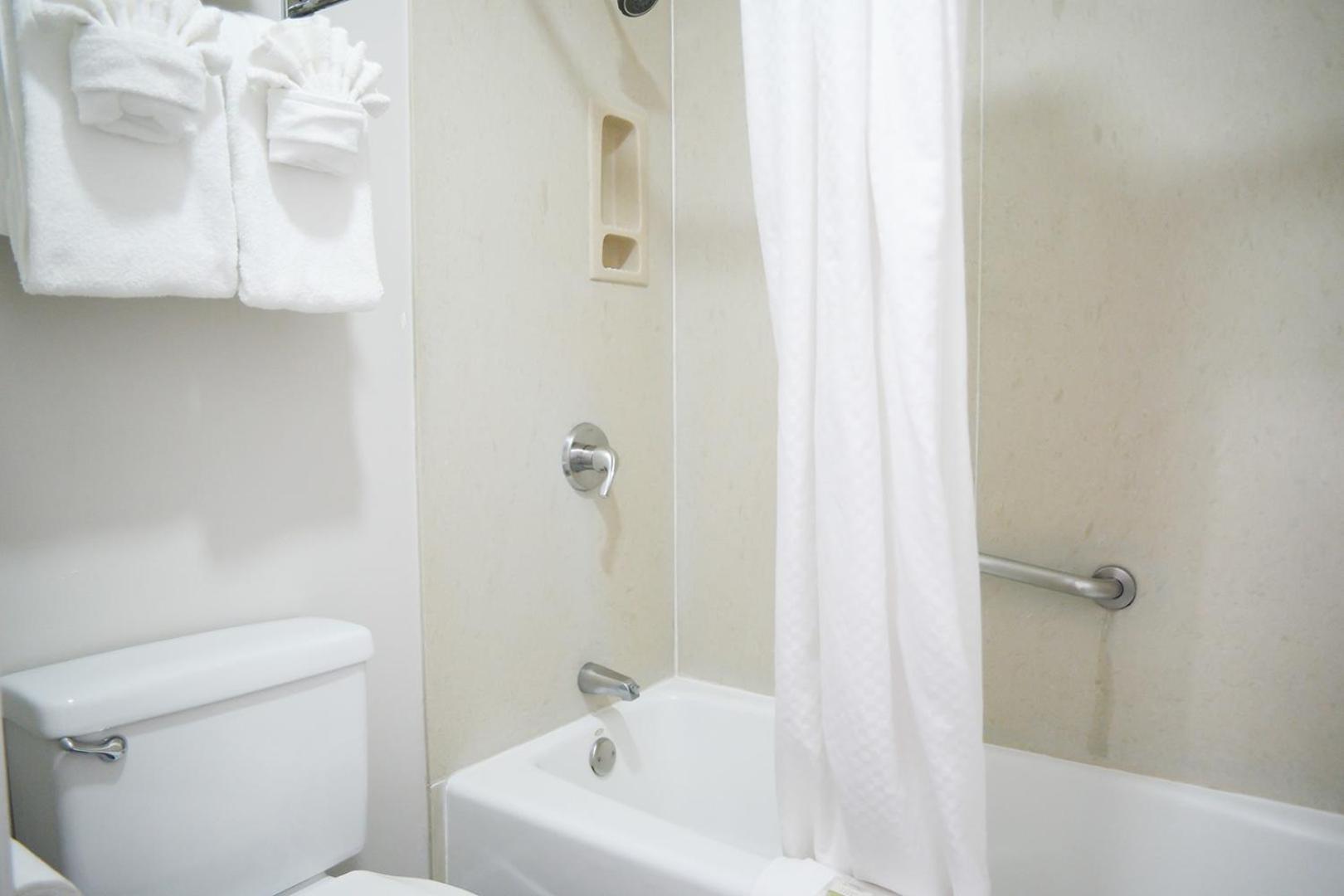 Days Inn By Wyndham West Covina Εξωτερικό φωτογραφία